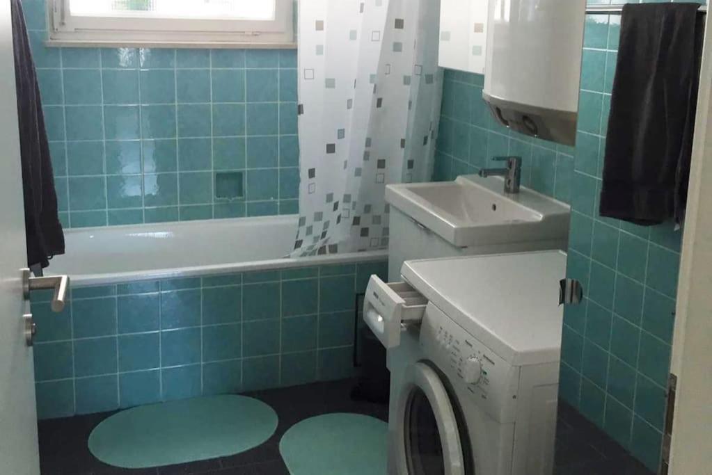 22B Grosse Wohnung Mit Balkon, Smarttv Und Wlan Korb Exteriör bild